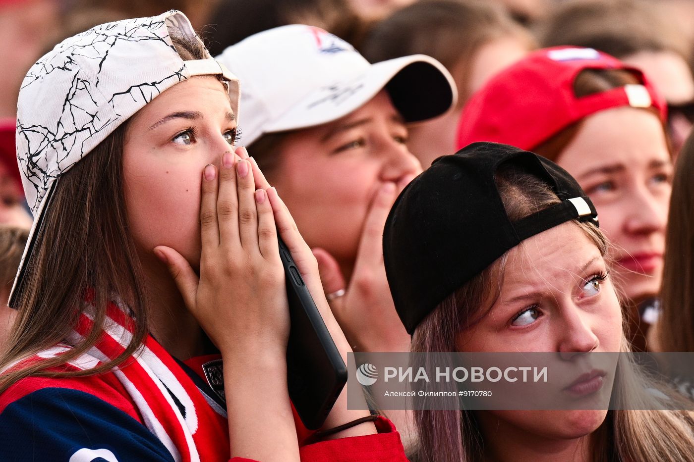 Фан-зона в Ярославле с прямой трансляцией хоккейного матча "Ак Барс" (Казань) - "Локомотив" (Ярославль)