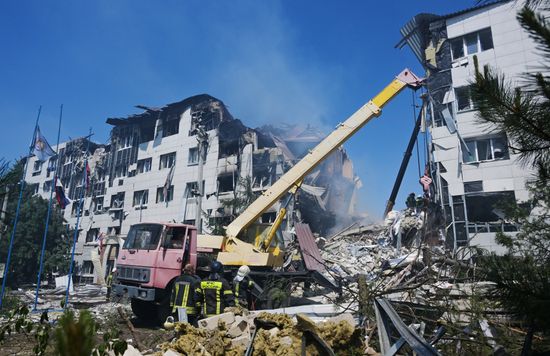Последствия беспилотной атаки ВСУ в Старобельске (ЛНР)