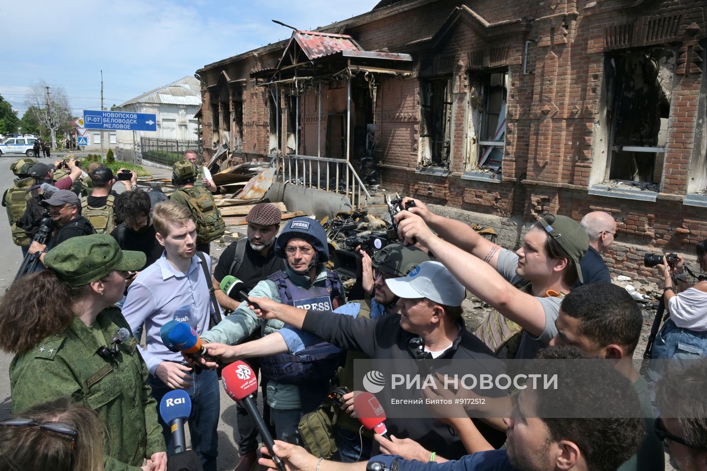 Иностранные журналисты посетили Старобельск и Луганск