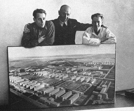 Советские художники-графики, конструктивисты, мастера кино-плаката и сценографии – Братья Стенберги