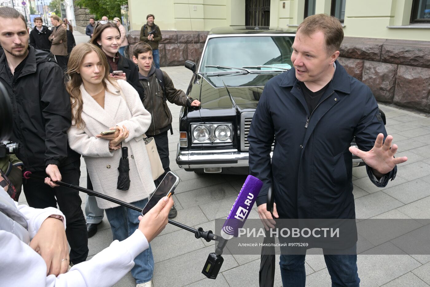 Автопробег актеров театра "Ленком Марка Захарова" в Москве