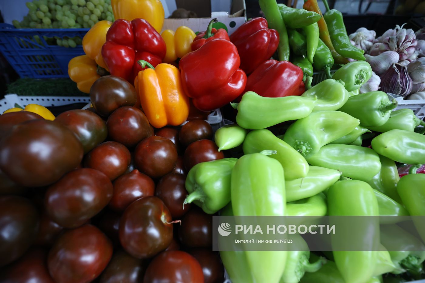 Продажа овощей и фруктов на российских рынках