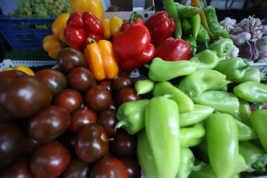 Продажа овощей и фруктов на российских рынках