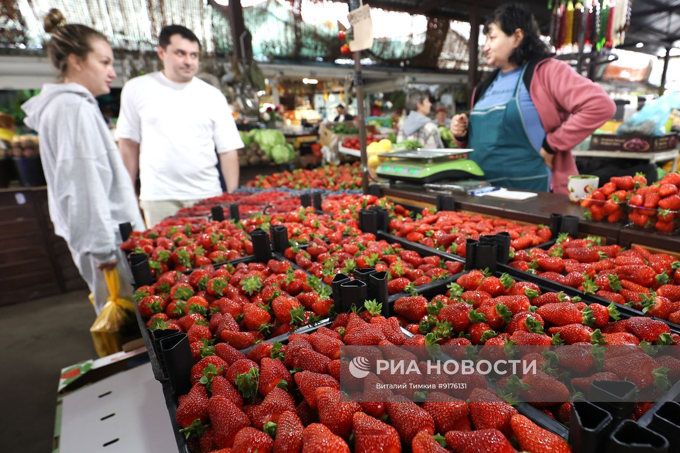 Продажа овощей и фруктов на российских рынках