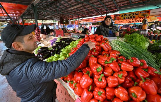 Продажа овощей и фруктов на российских рынках