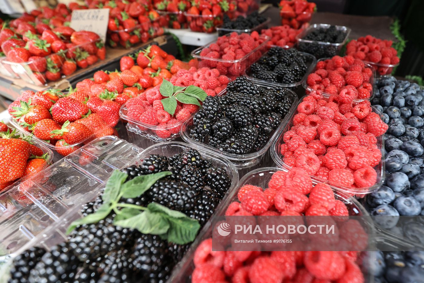 Продажа овощей и фруктов на российских рынках