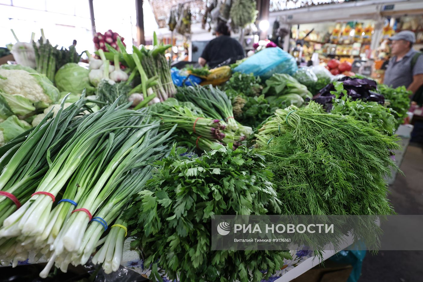 Продажа овощей и фруктов на российских рынках