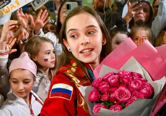 Возвращение сборной команды России с чемпионата Европы по художественной гимнастике