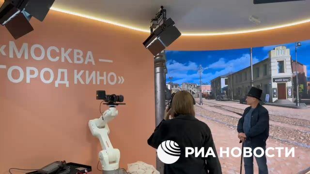 Гости ПМЭФ могут сняться в кино на стенде Москвы