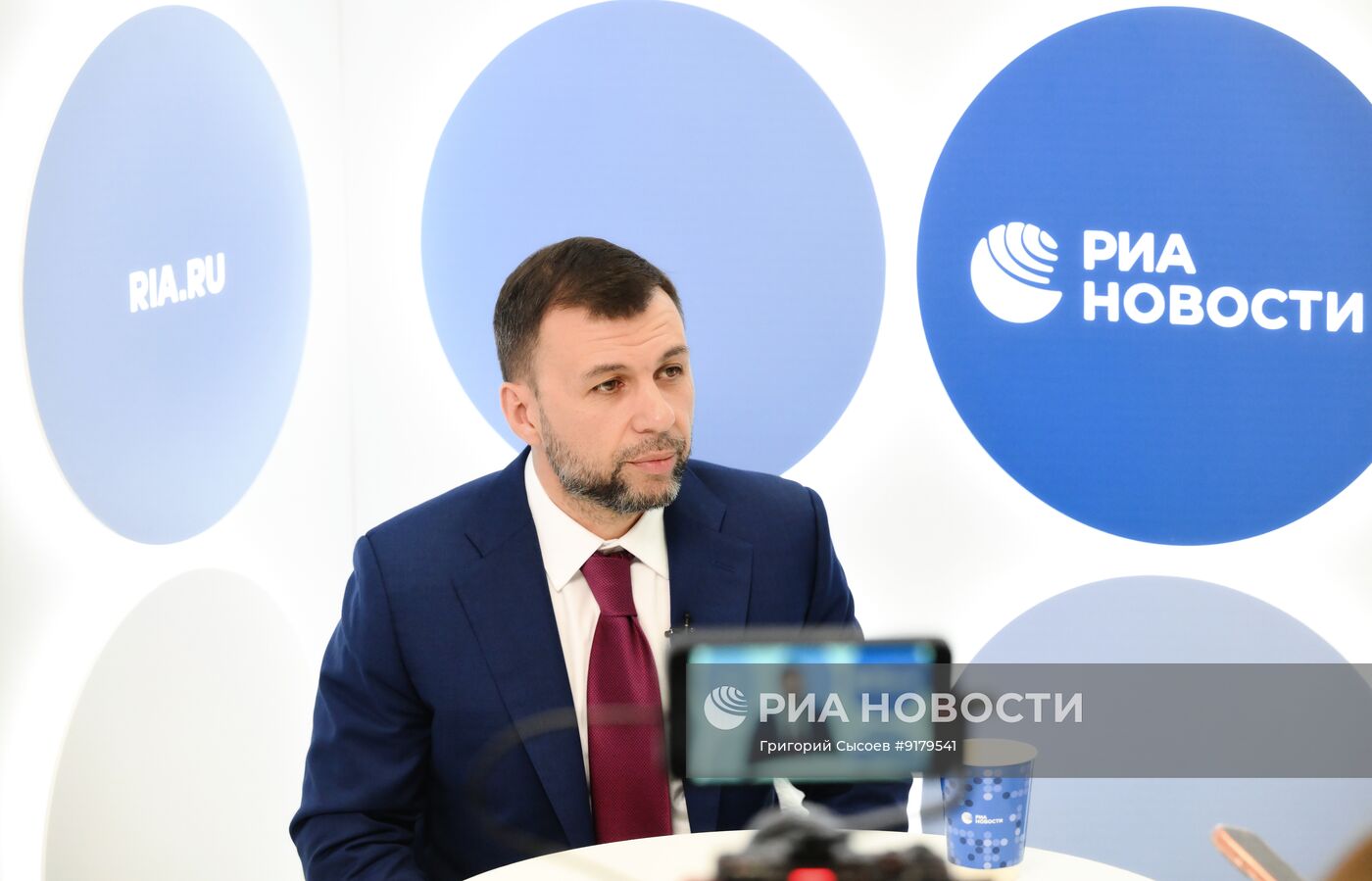 ПМЭФ-2026. Стенд РИА Новости и студия радио Sputnik