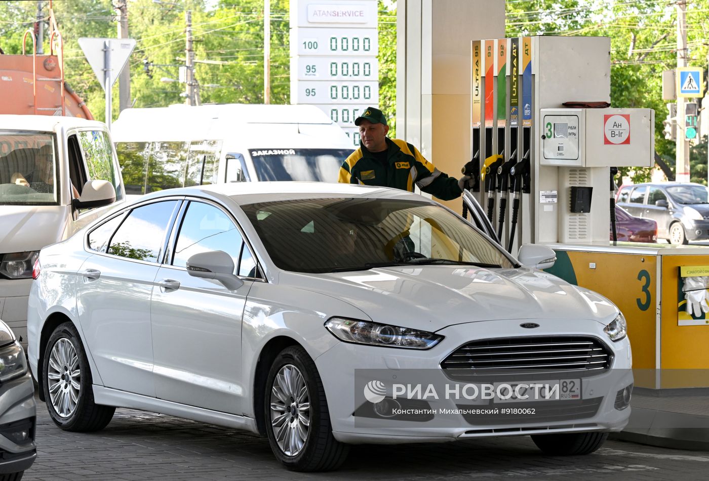 Обстановка на АЗС в Симферополе