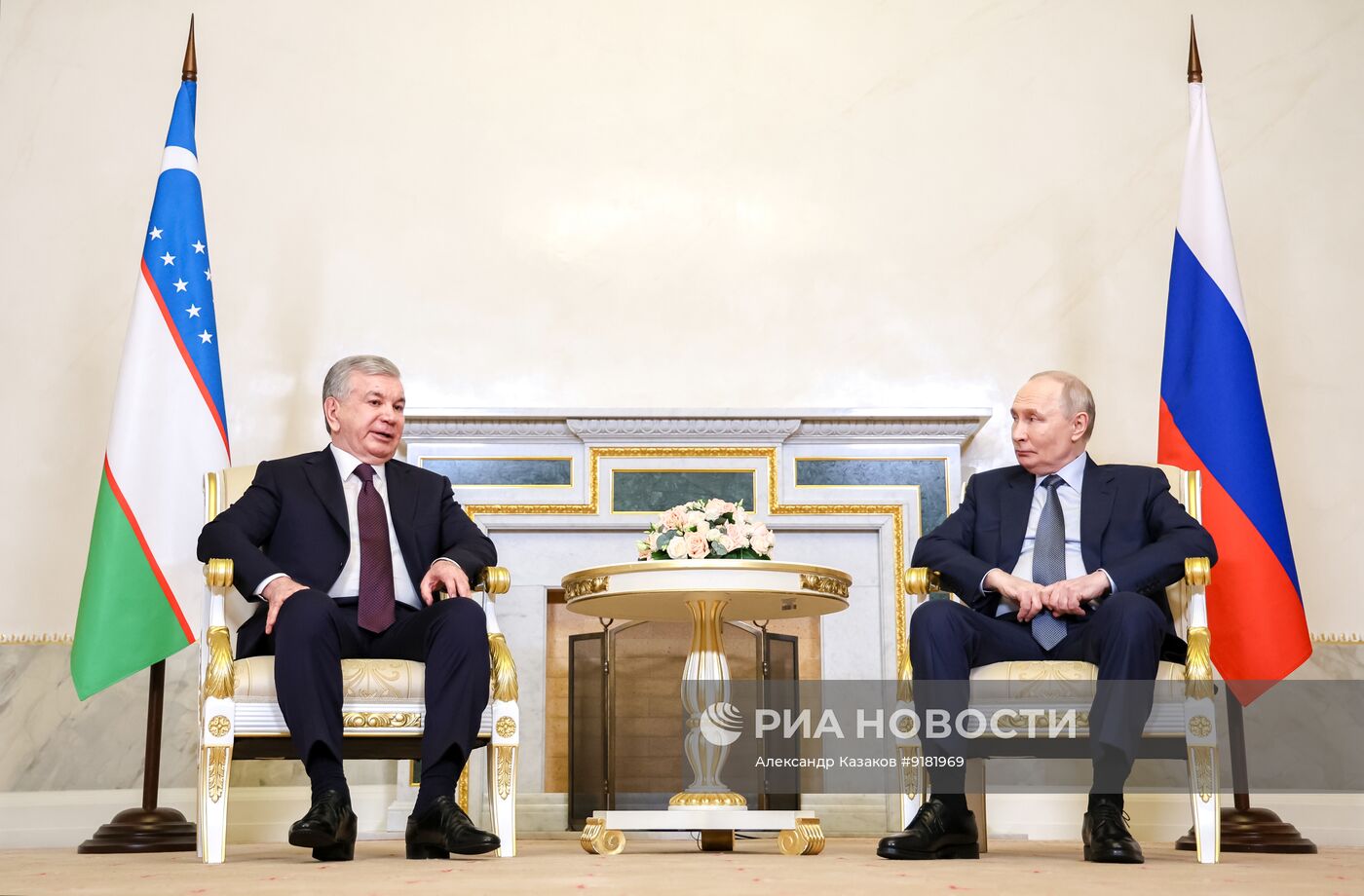 Встреча президента РФ Владимира Путина и президента Узбекистана Шавката Мирзиёева