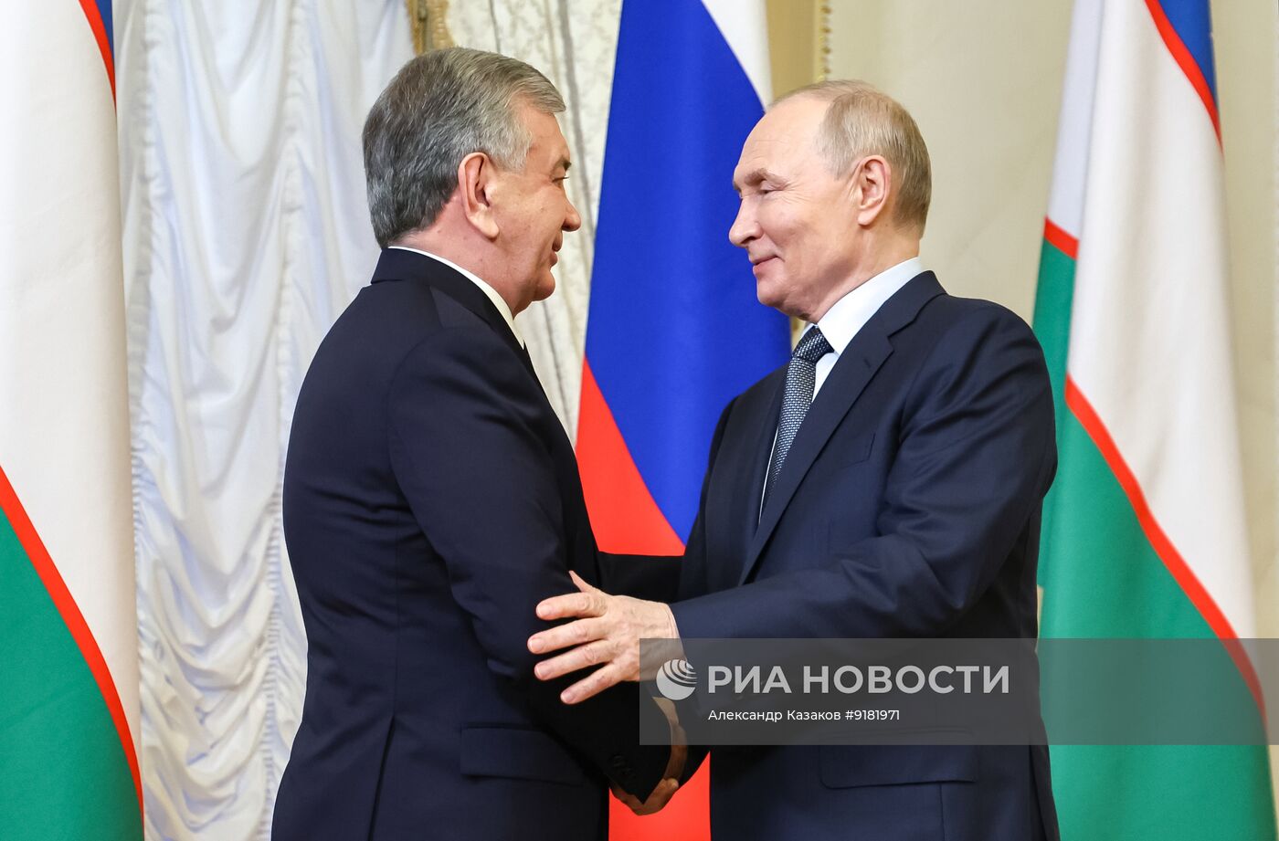 Встреча президента РФ Владимира Путина и президента Узбекистана Шавката Мирзиёева