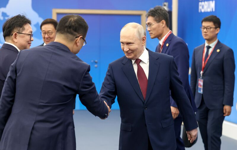 Встреча президента РФ Владимира Путина и заместителя председателя КНР Хань Чжэна