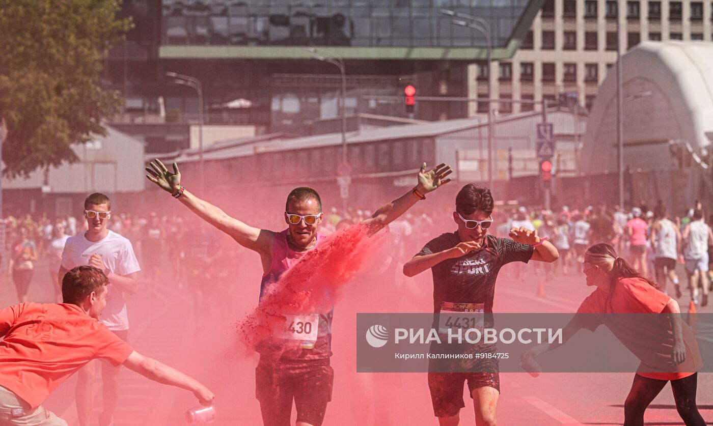 Красочный забег в Москве