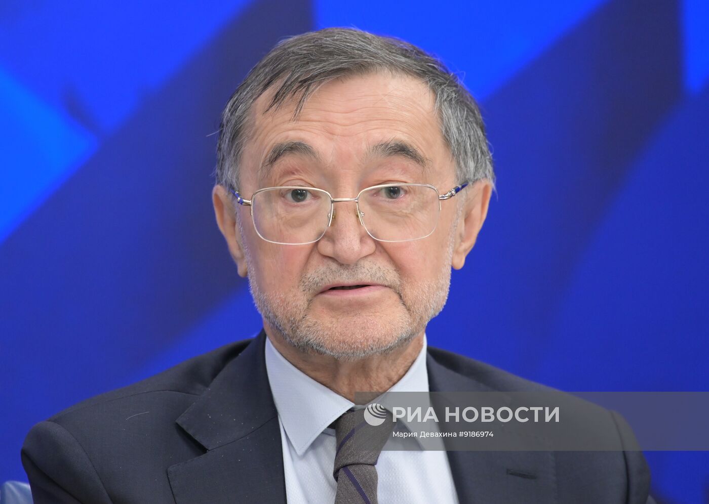 Брифинг Специального представителя Президента РФ по делам ШОС Бахтиера Хакимова