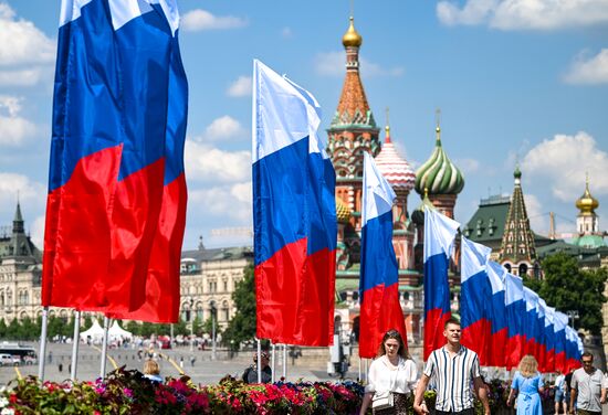 Украшение Москвы ко Дню России