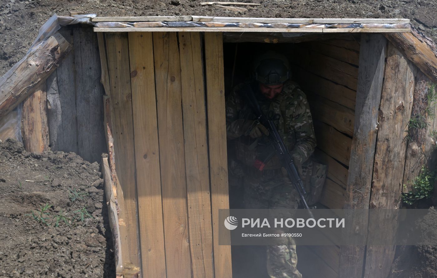 Боевая подготовка штурмовых подразделений бригады "Волки" в ЛНР