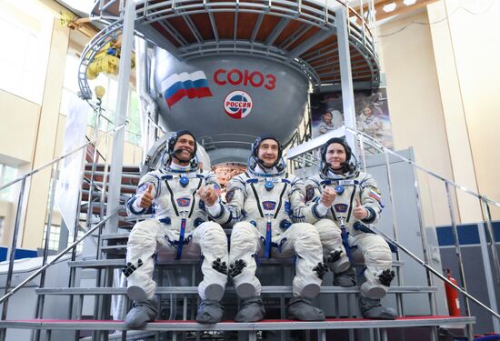 Экзаменационные тренировки экипажей МКС-75 