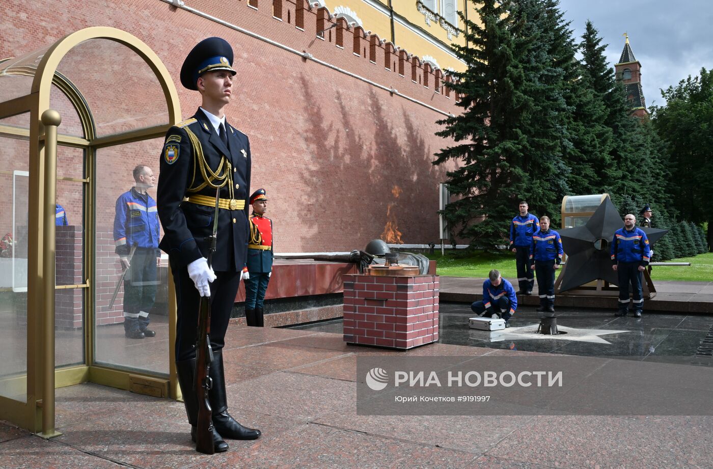 Профилактика Вечного огня в Александровском саду