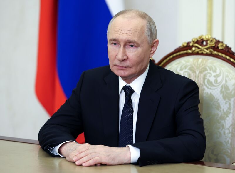 Президент Владимир Путин поздравил медицинских работников с профессиональным праздником