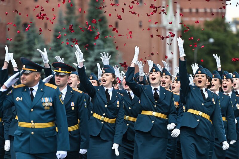 Церемония выпуска курсантов МЧС России в Москве