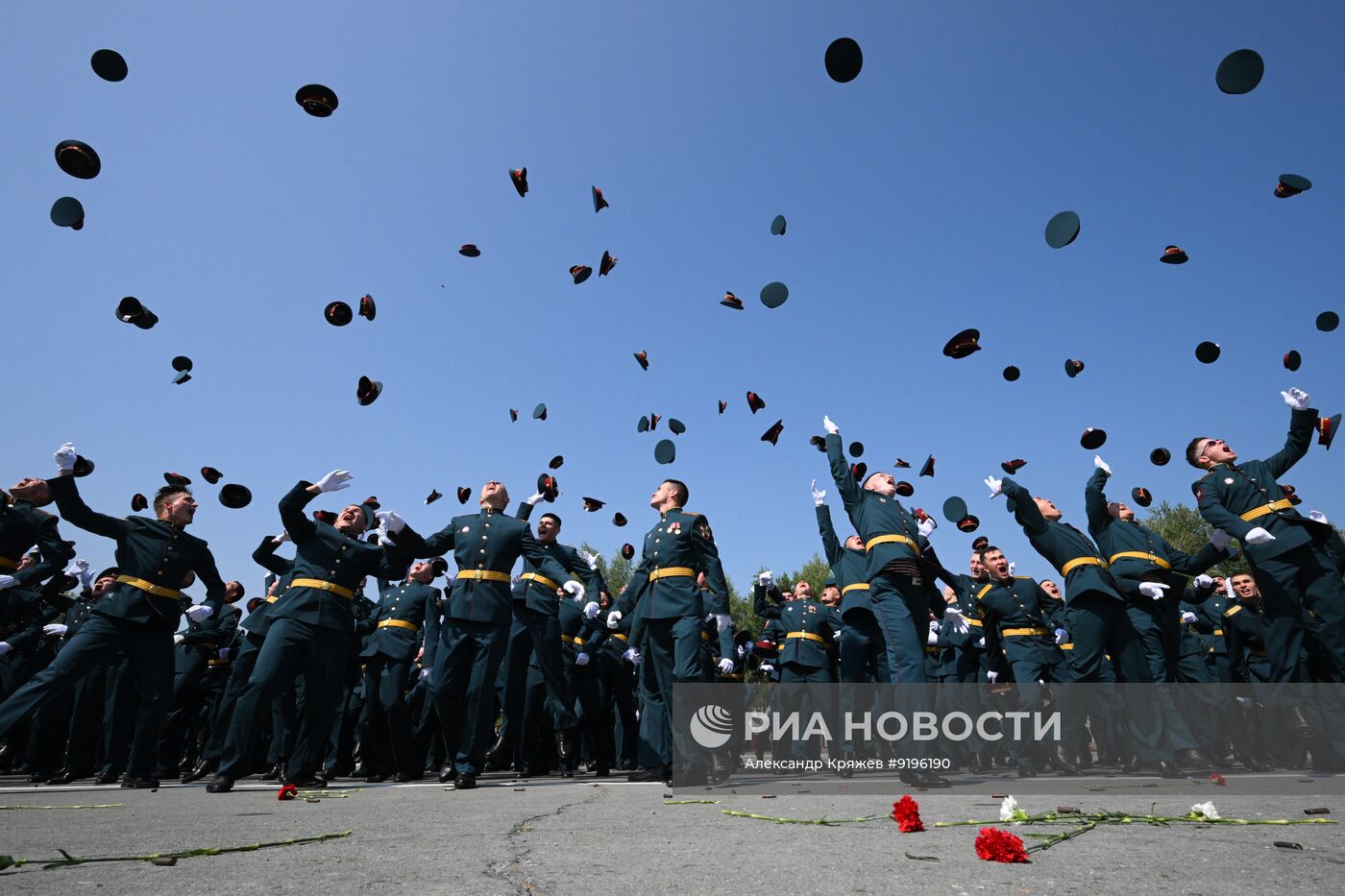 Юбилейный 50-й выпуск офицеров в Новосибирском военном институте