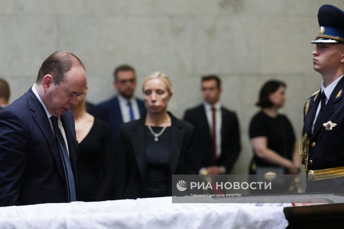 Прощание с бывшим министром обороны РФ Сергеем Ивановым в Москве