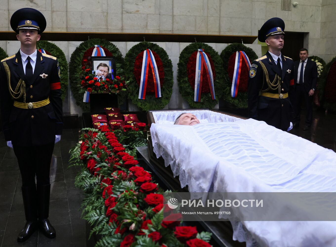 Прощание с бывшим министром обороны РФ Сергеем Ивановым в Москве