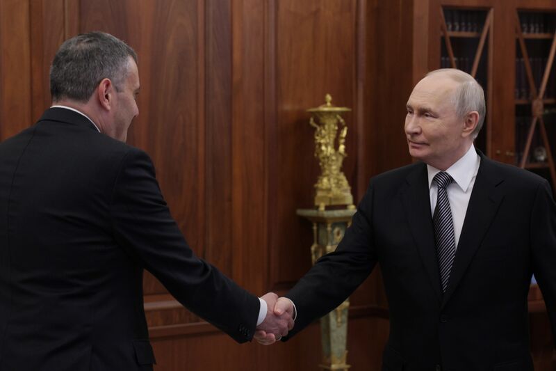 Президент Владимир Путин встретился с губернатором Курской области Александром Хинштейном