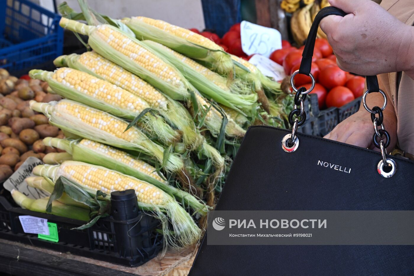 Продовольственный рынок в Симферополе
