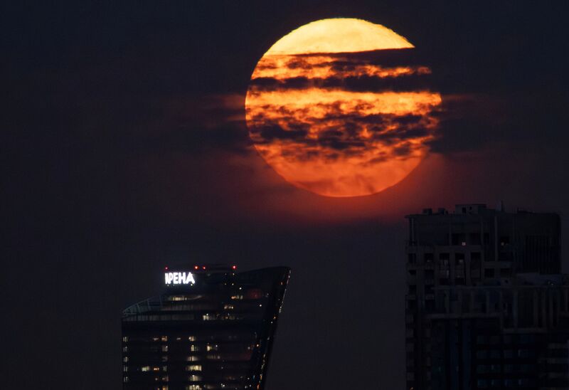 Полнолуние в Москве