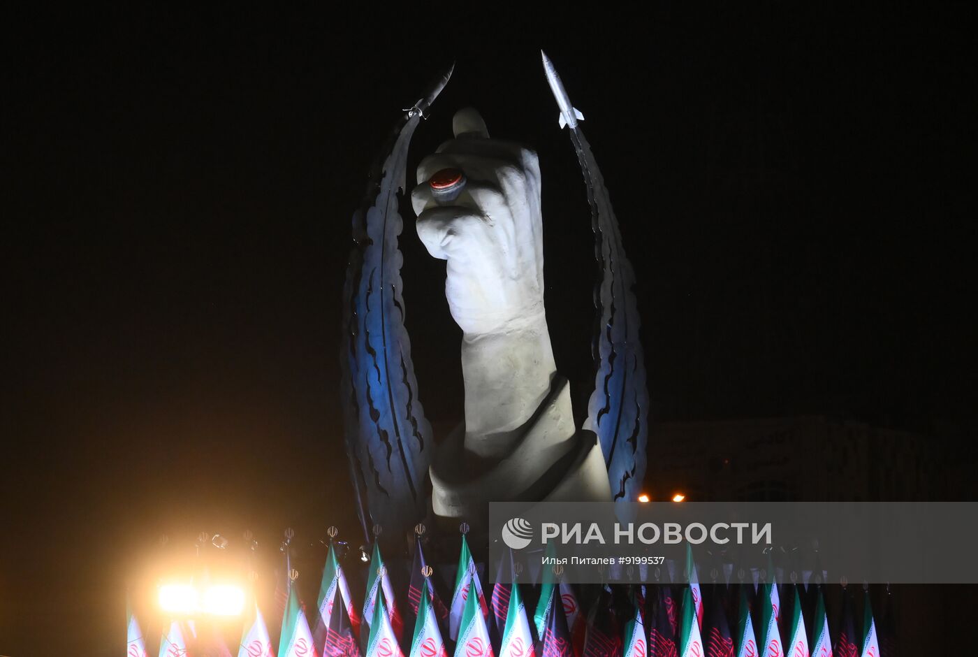 Обстановка в Тегеране в день прощания с бывшим верховным лидером Ирана Али Хаменеи