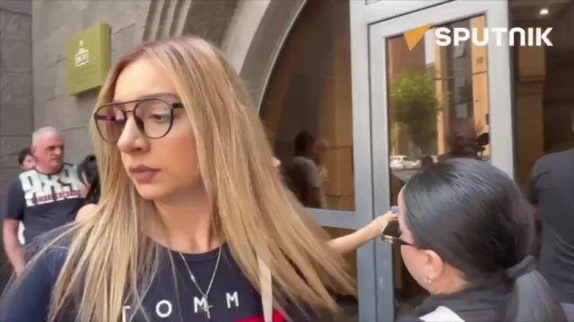 Сотрудников Ереванского коньячно-винно-водочного комбината отправили домой на фоне обысков на предприятии