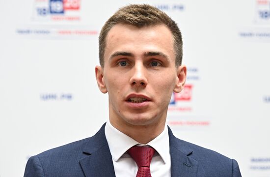 Сдача документов кандидатами "Единой России" в депутаты Госдумы РФ девятого созыва
