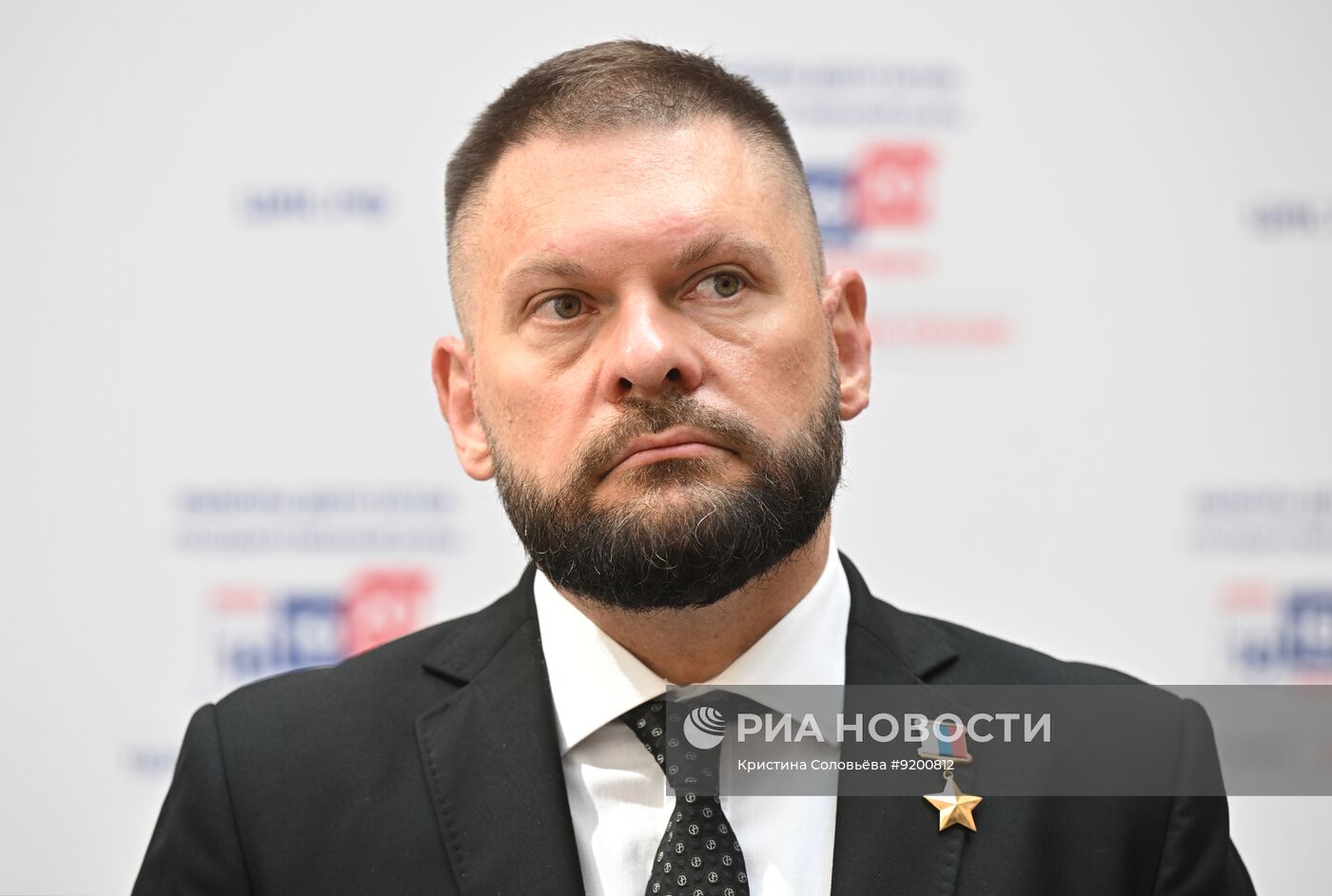 Сдача документов кандидатами "Единой России" в депутаты Госдумы РФ девятого созыва
