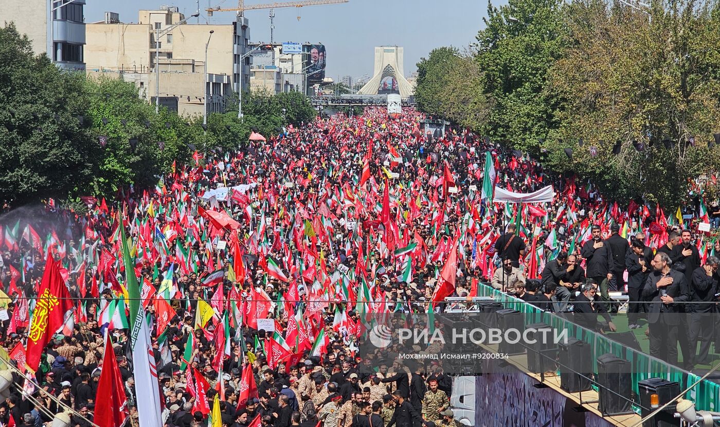 Прощание с аятоллой Али Хаменеи в Тегеране