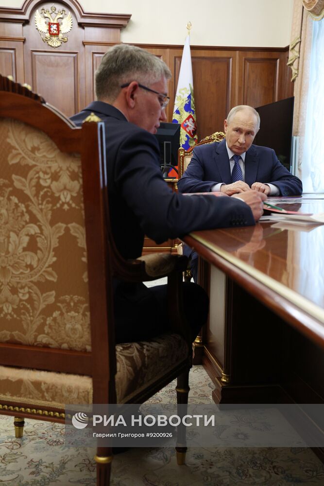 Президент Владимир Путин встретился с губернатором Тульской области Дмитрием Миляевым