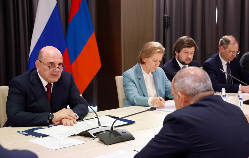 Премьер-министр Михаил Мишустин встретился с премьер-министром Армении Николом Пашиняном