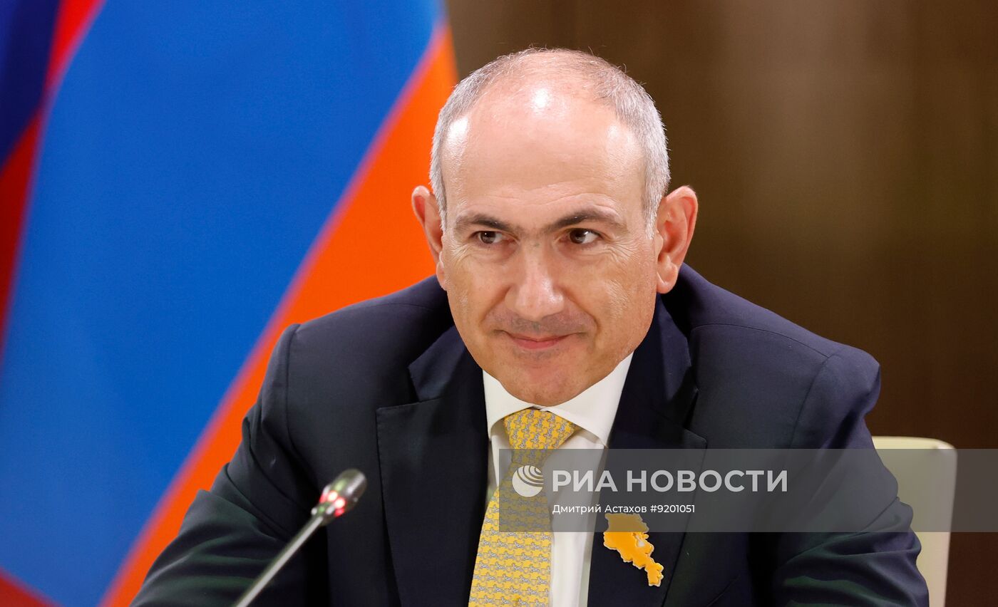 Премьер-министр Михаил Мишустин встретился с премьер-министром Армении Николом Пашиняном