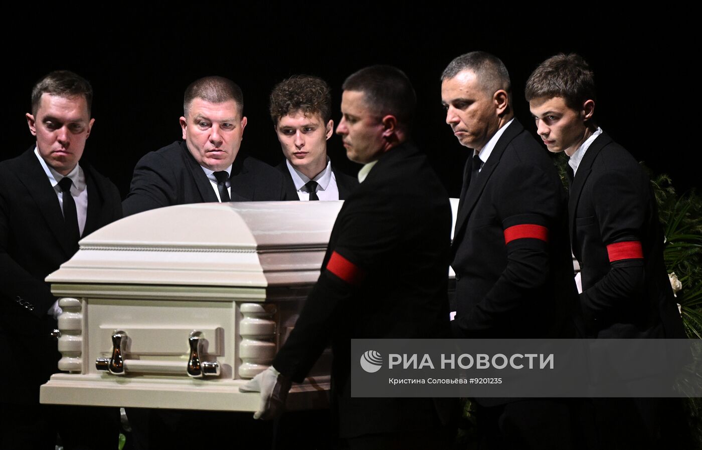 Прощание с народной артисткой РФ Екатериной Жемчужной в Москве