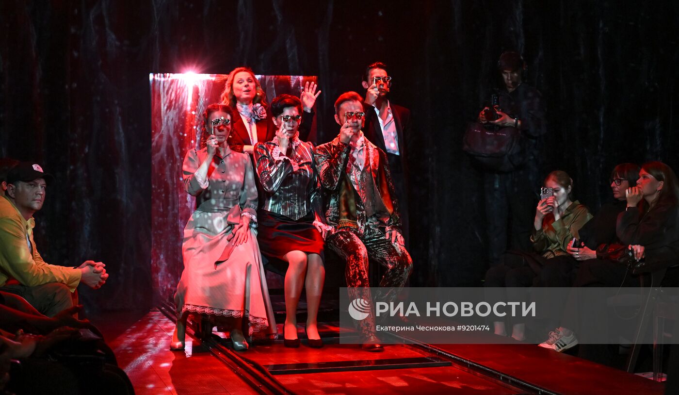 Спектакль "Анна Каренина" в Театре на Покровке