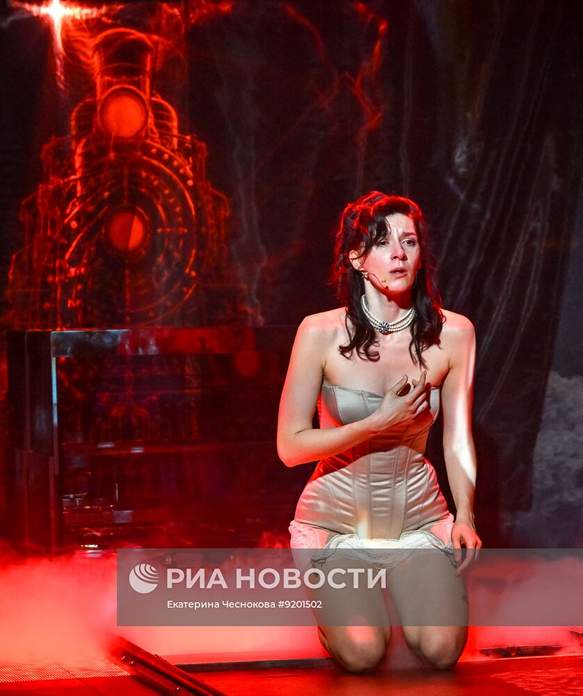 Спектакль "Анна Каренина" в Театре на Покровке