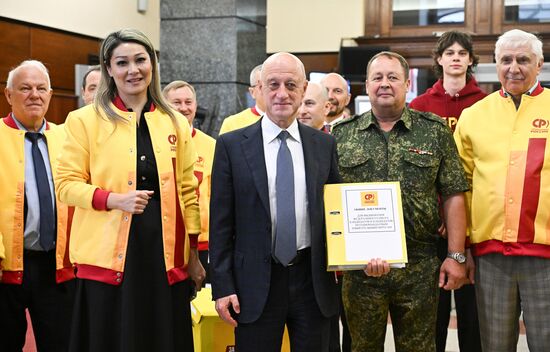 "Справедливая Россия" подала документы в ЦИК для заверения списка кандидатов в депутаты Госдумы