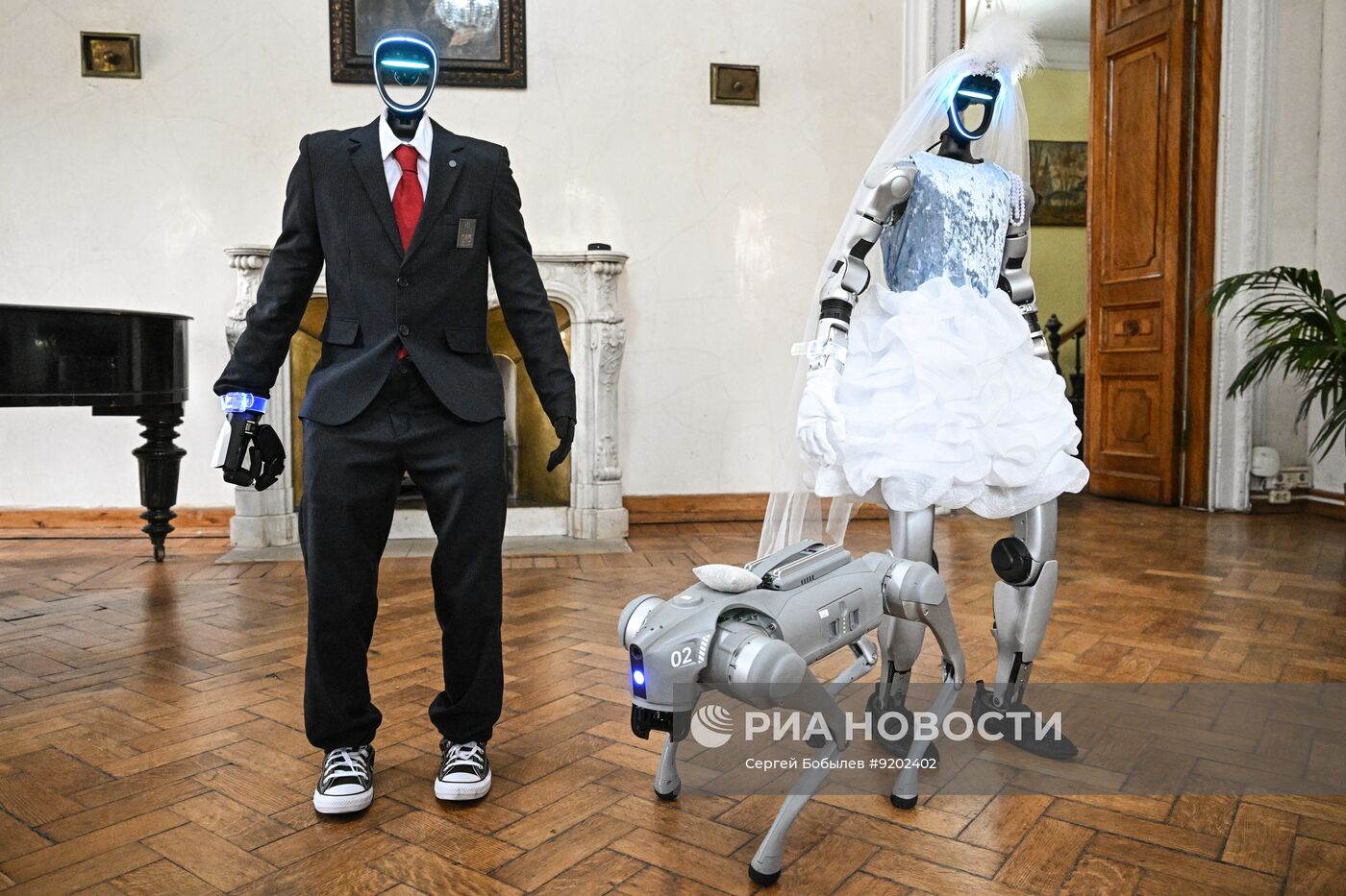 "Церемония бракосочетания роботов" в Москве