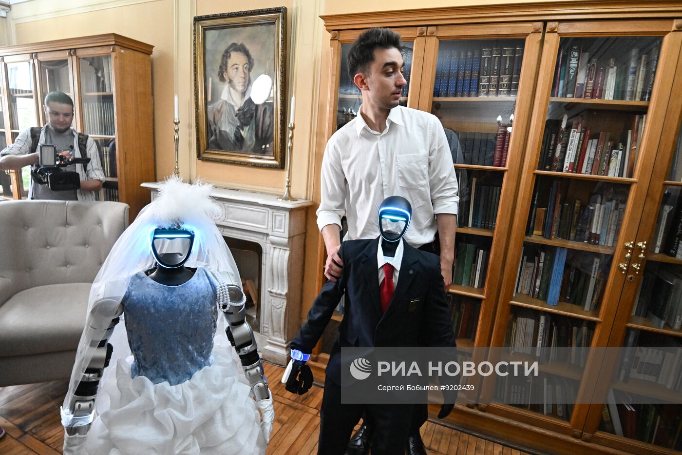 "Церемония бракосочетания роботов" в Москве