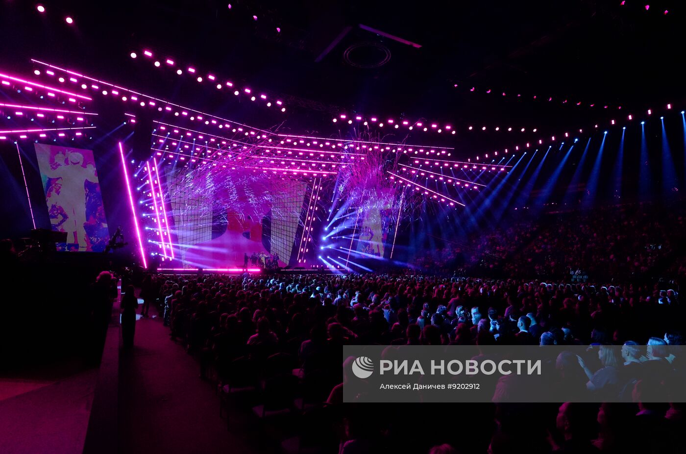 Концерт "Звёзды Русского Радио" в Санкт-Петербурге