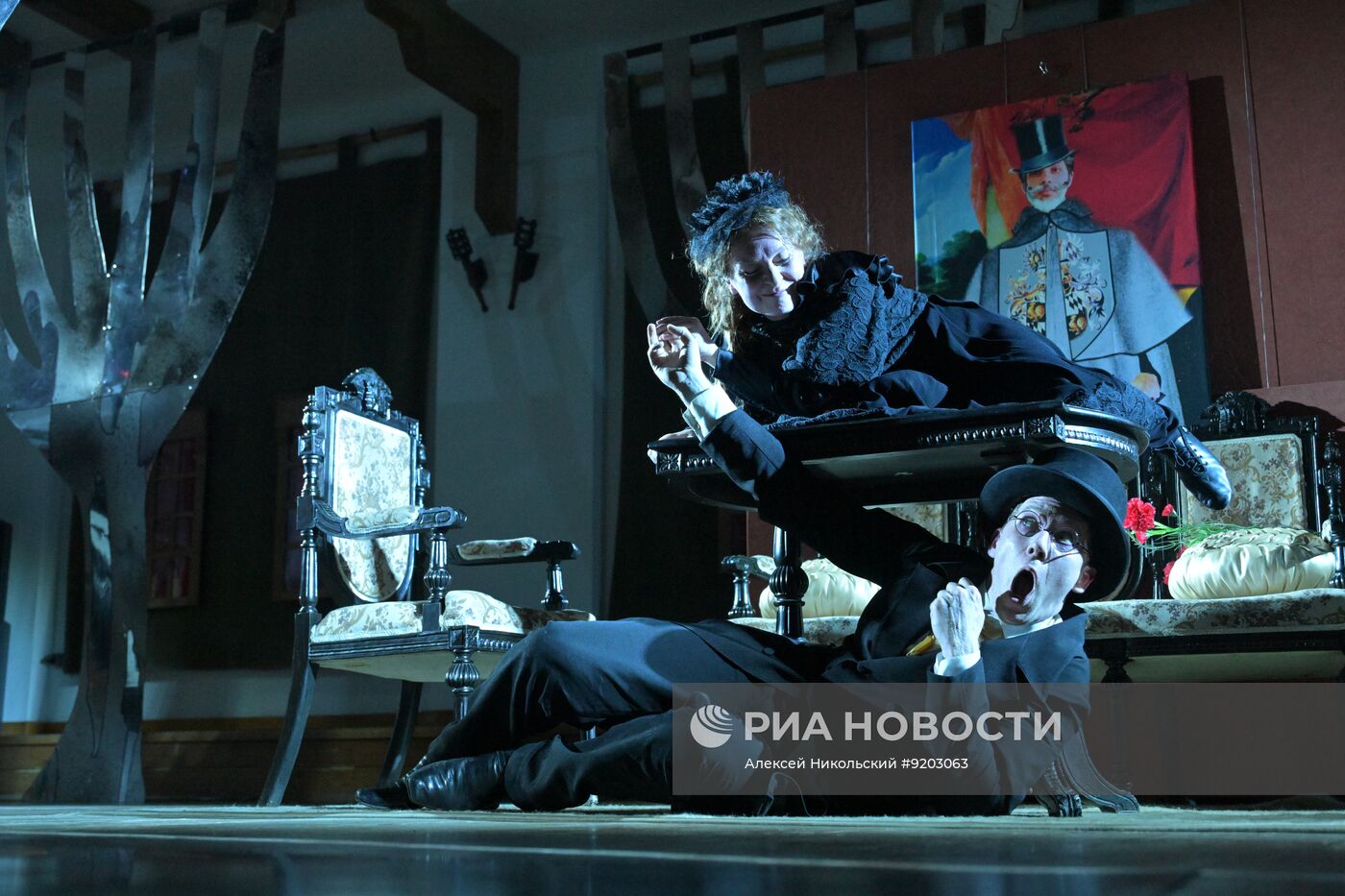 Премьера спектакля "Странная история доктора Джекилла и мистера Хайда"