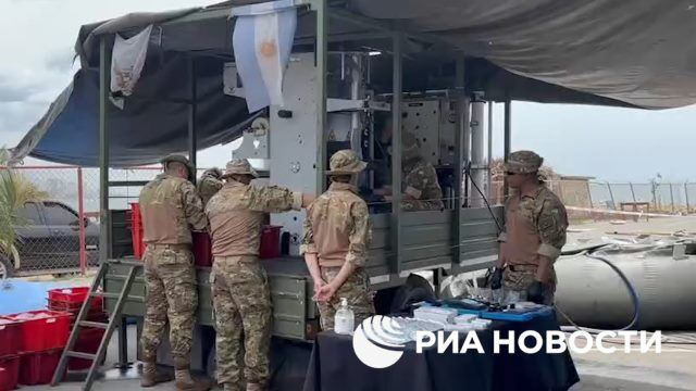 Вооруженные силы Аргентины развернули установку по очистке и дезинфекции воды в районе Карабальеда