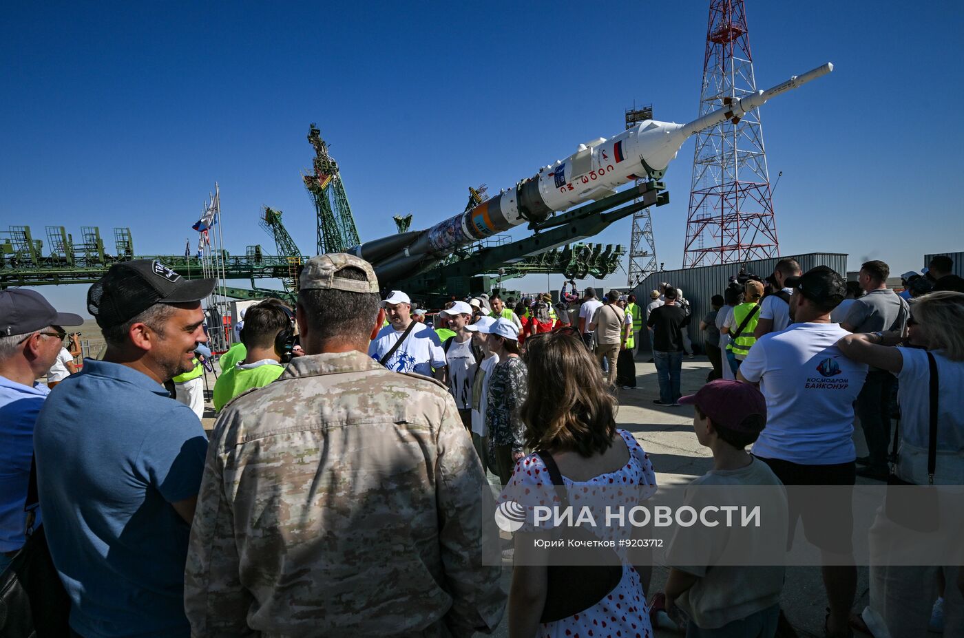 Вывоз РН "Союз-2-1а" с транспортным пилотируемым кораблем "Союз МС-29" на стартовый комплекс космодрома Байконур